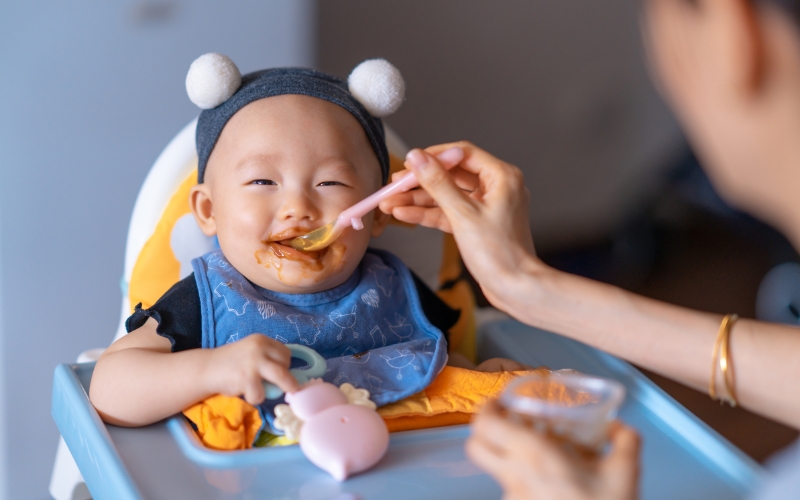 Đồ Uống và Cốc Cho Em Bé & Trẻ Nhỏ: Hướng Dẫn Toàn Diện Từ Chuyên Gia ChildRehab